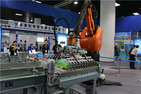 大華重工參加2016年中國(guó)洛陽(yáng)國(guó)際機(jī)器人暨智能裝備展覽會(huì) - 現(xiàn)場(chǎng)04