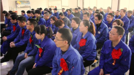 2016年度大華重工公司總結(jié)暨表彰大會隆重召開03