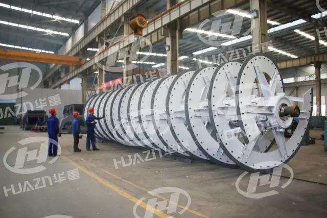 大華重工的“巨無(wú)霸”-國(guó)內(nèi)首臺(tái)最大沉沒(méi)式雙螺旋分級(jí)機(jī)