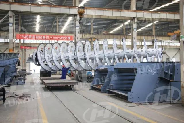 大華重工的“巨無(wú)霸”-國(guó)內(nèi)首臺(tái)最大沉沒(méi)式雙螺旋分級(jí)機(jī)