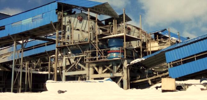 四臺(tái)GPY200圓錐破碎機(jī)