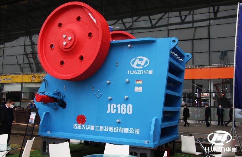 選擇顎式破碎機(jī)時規(guī)格和性能參數(shù)的選擇