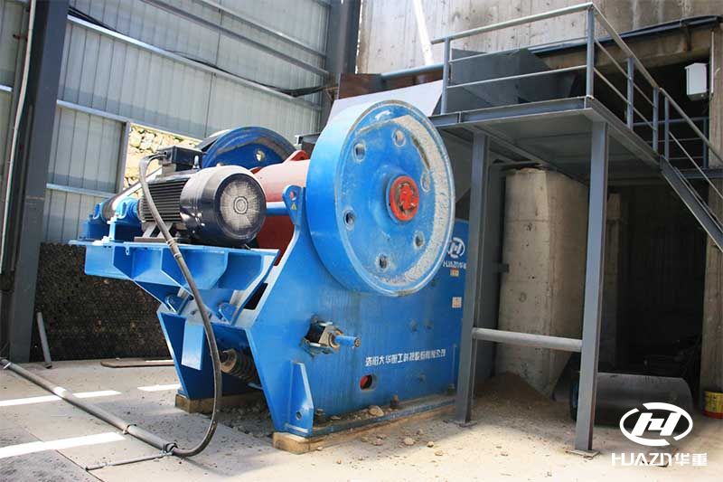 大型巖石破碎機(jī)的優(yōu)勢(shì)及價(jià)格定位