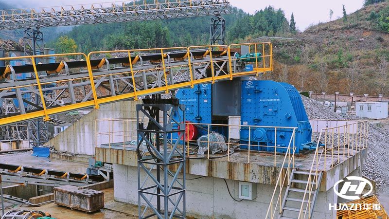 反擊破碎機(jī)生產(chǎn)線