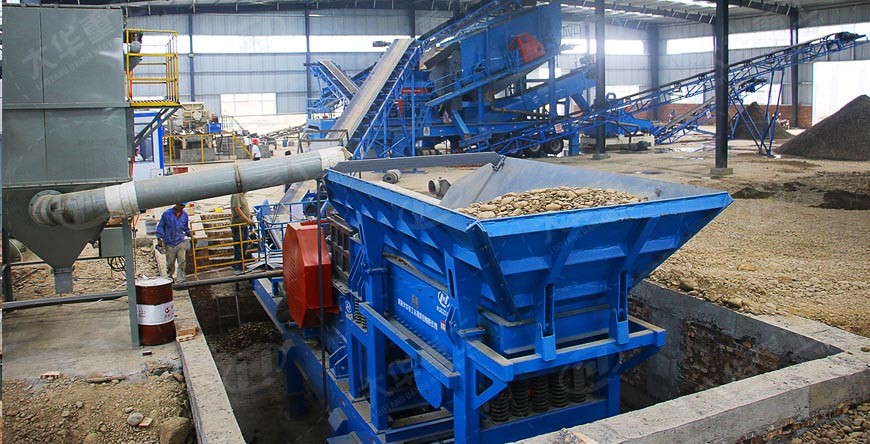 移動(dòng)鄂式移動(dòng)破碎站