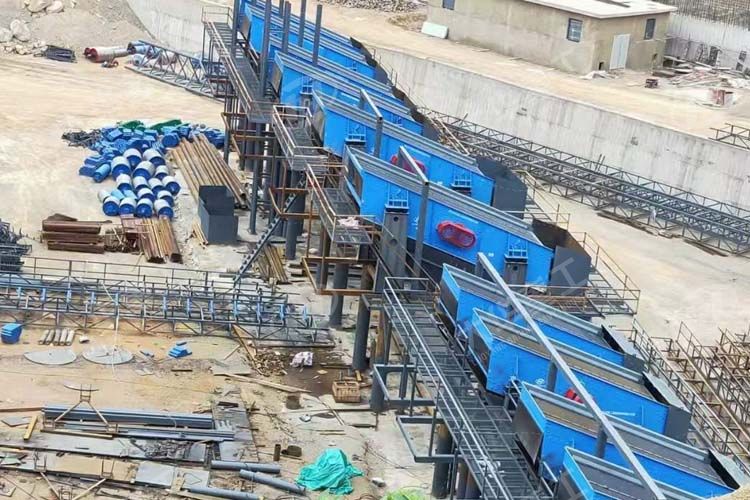 云南昆明某石料廠項目洛陽大華公司主機(jī)設(shè)備安裝完成