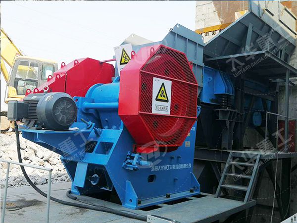 顎式破碎機(jī)的介紹及使用時(shí)的注意事項(xiàng)