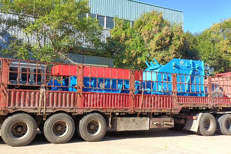 大華重工兩臺反擊破碎機順利發(fā)往廣西