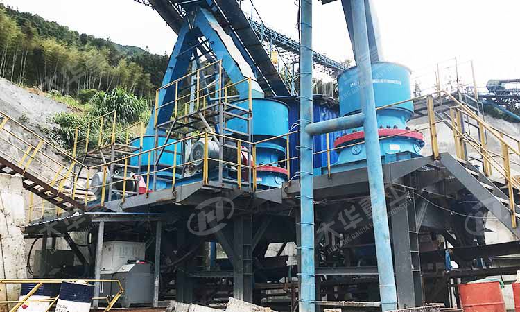 2025年礦山行業(yè)將呈現(xiàn)以下發(fā)展趨勢：