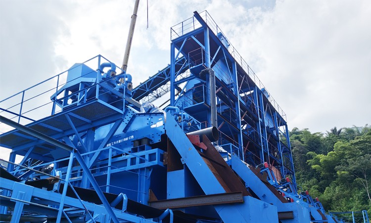 時產(chǎn)600噸的砂石骨料生產(chǎn)線在印尼安裝生產(chǎn)