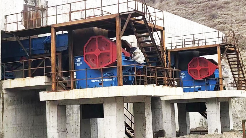 大型顎式破碎機(jī)