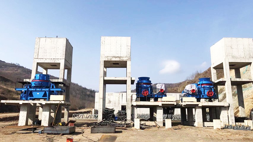 立式?jīng)_擊破碎機(jī)