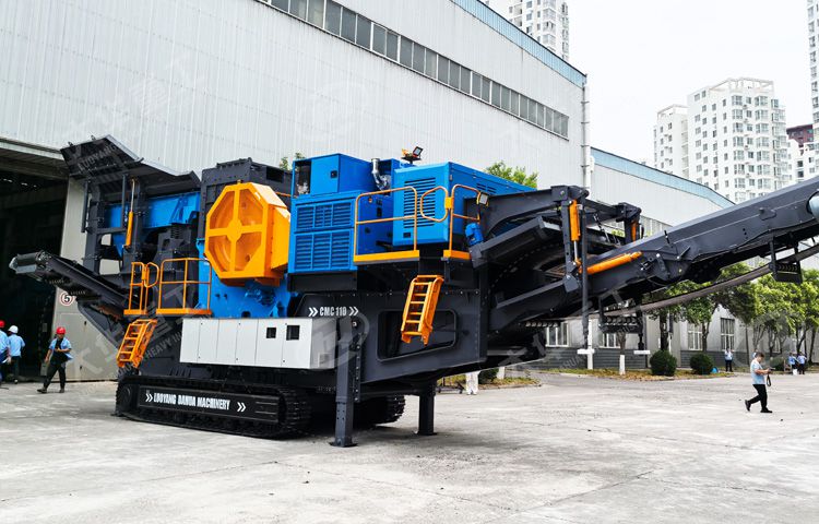 履帶鄂式破碎機(jī)